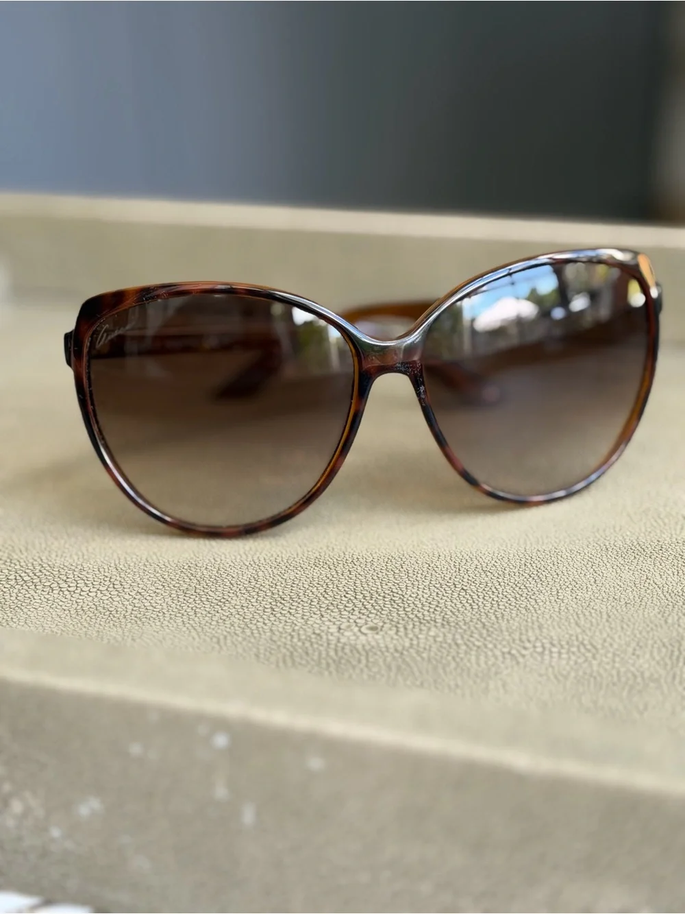 GUCCI authentic Women's Oversized Brown Gradient Sunglasses